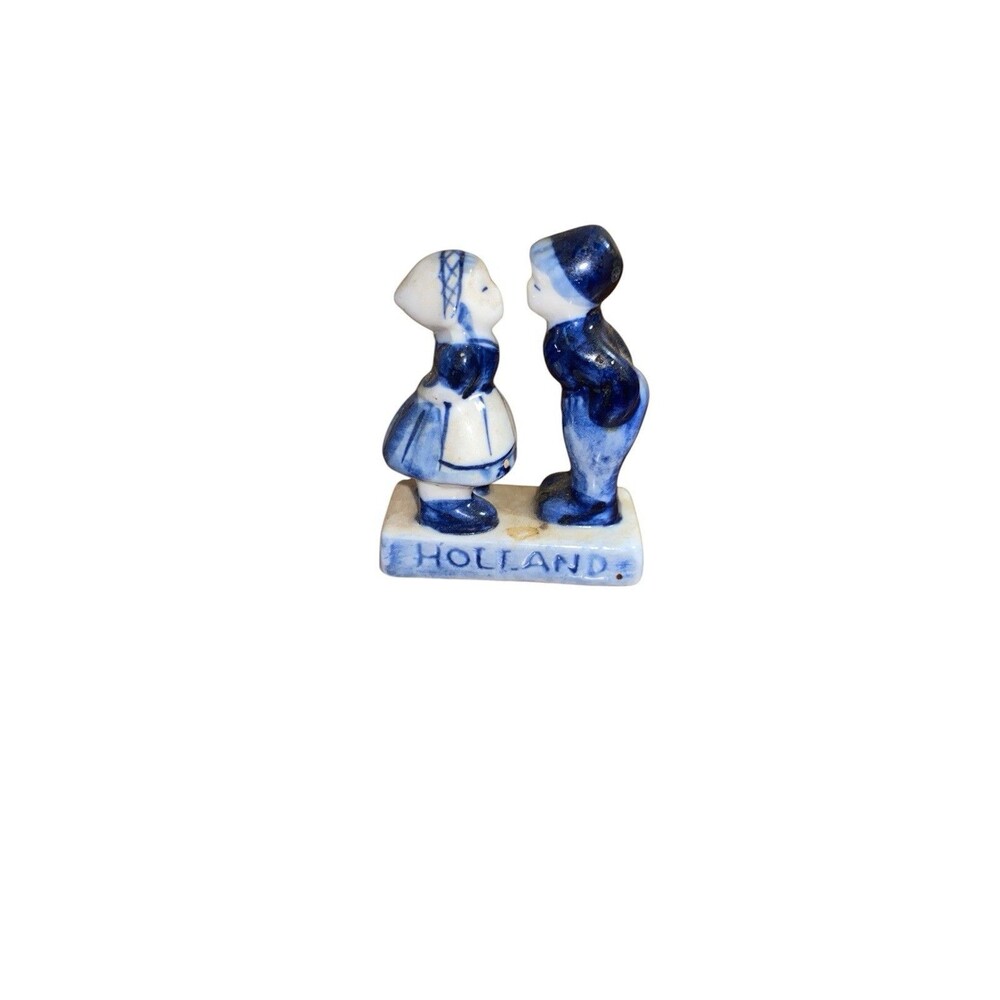 Vintage DELFT Blue Kissing Couple Dutch Boy & Girl Figurine Handpainted Trinket